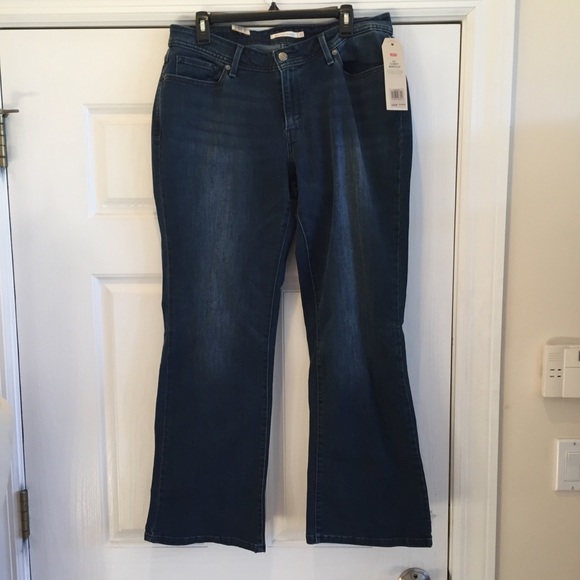 Levi Curvy Bootcut Jeans - Picture 7 of 8